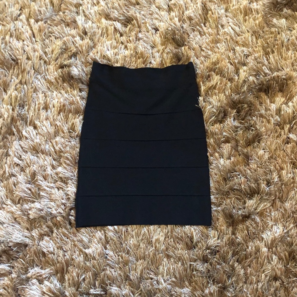 BCBG MAXAZRIA black bandage mini skirt